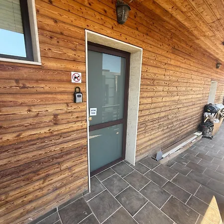 Port * Νεσέμπαρ