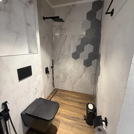 Port * Νεσέμπαρ